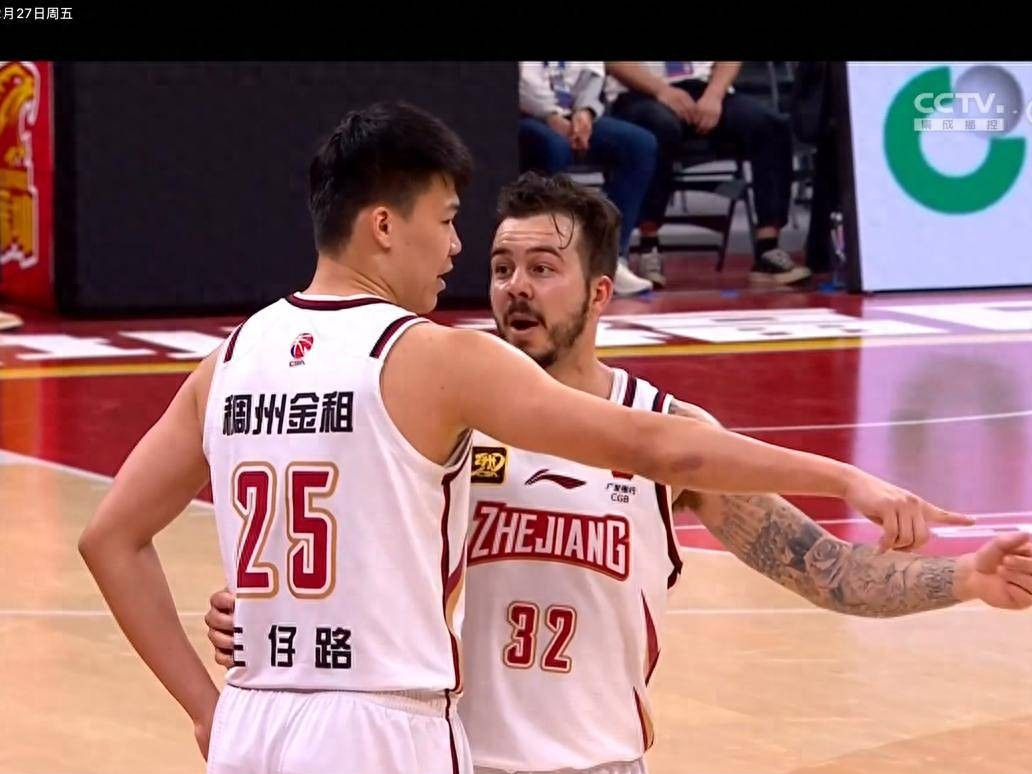 北京首钢队面对浙江稠州队，实力对比悬殊